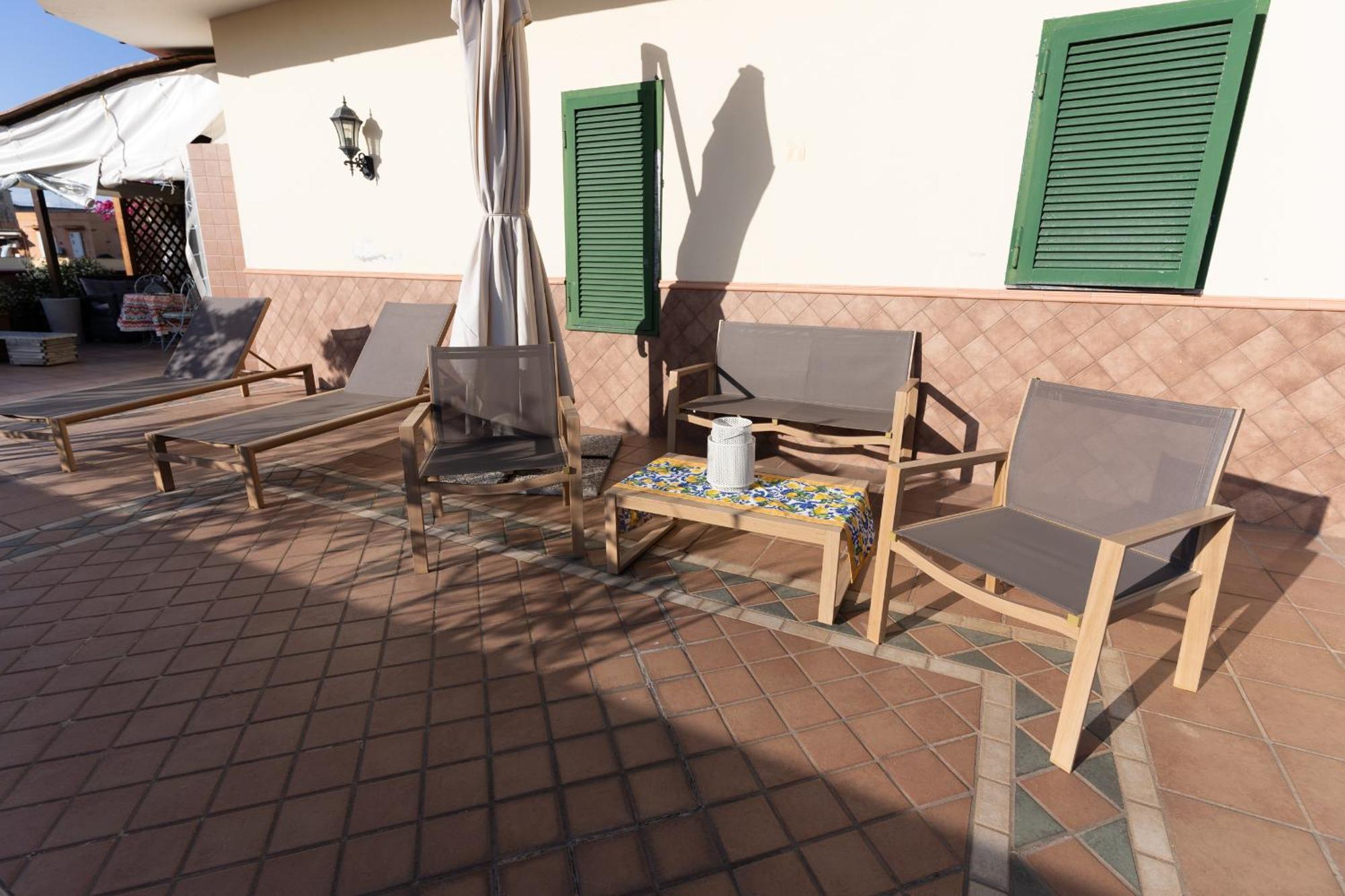 L'Attico Fuggente Hotel Naples Exterior photo